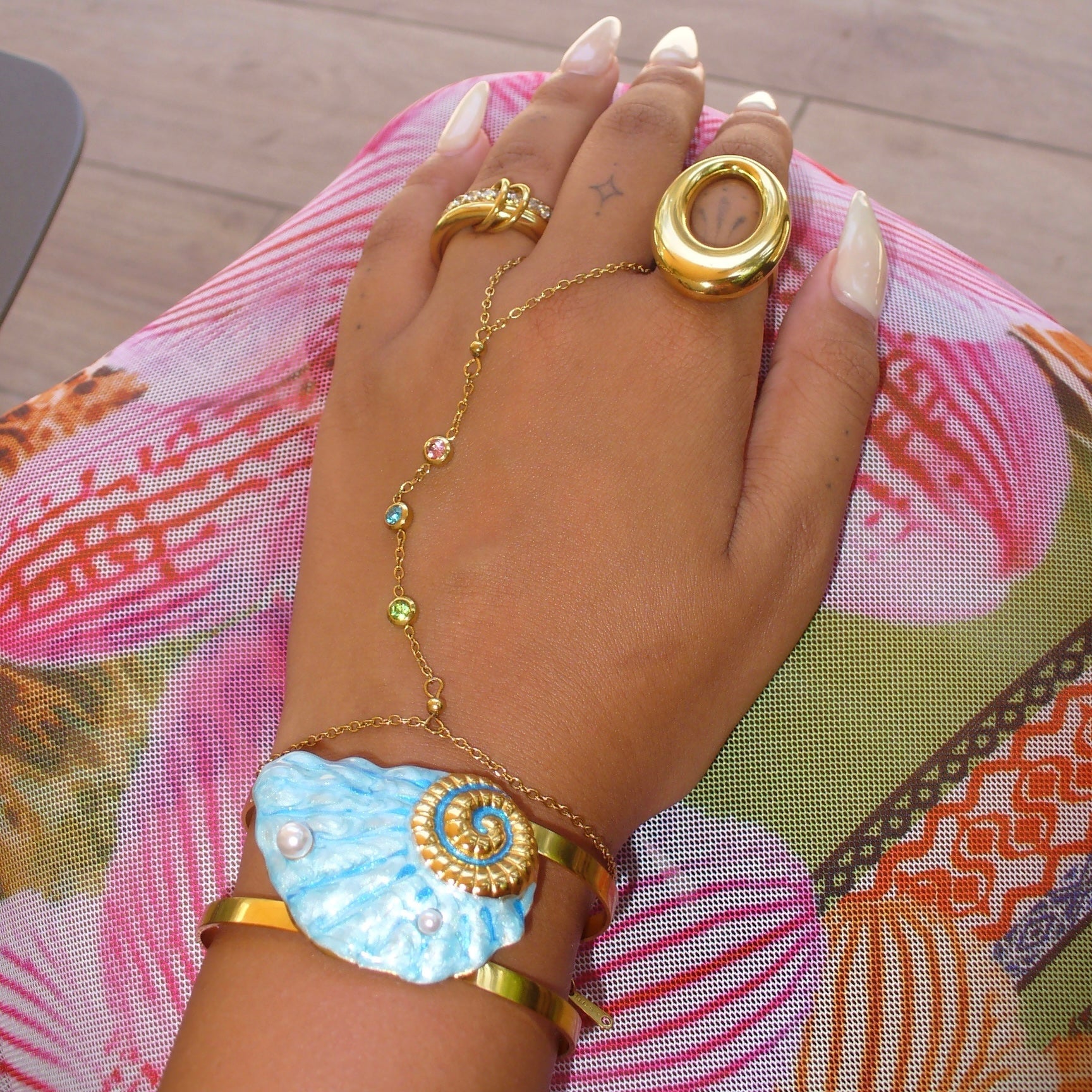 Alora Gold Hand Chain - ILLUSIVE JEWELS