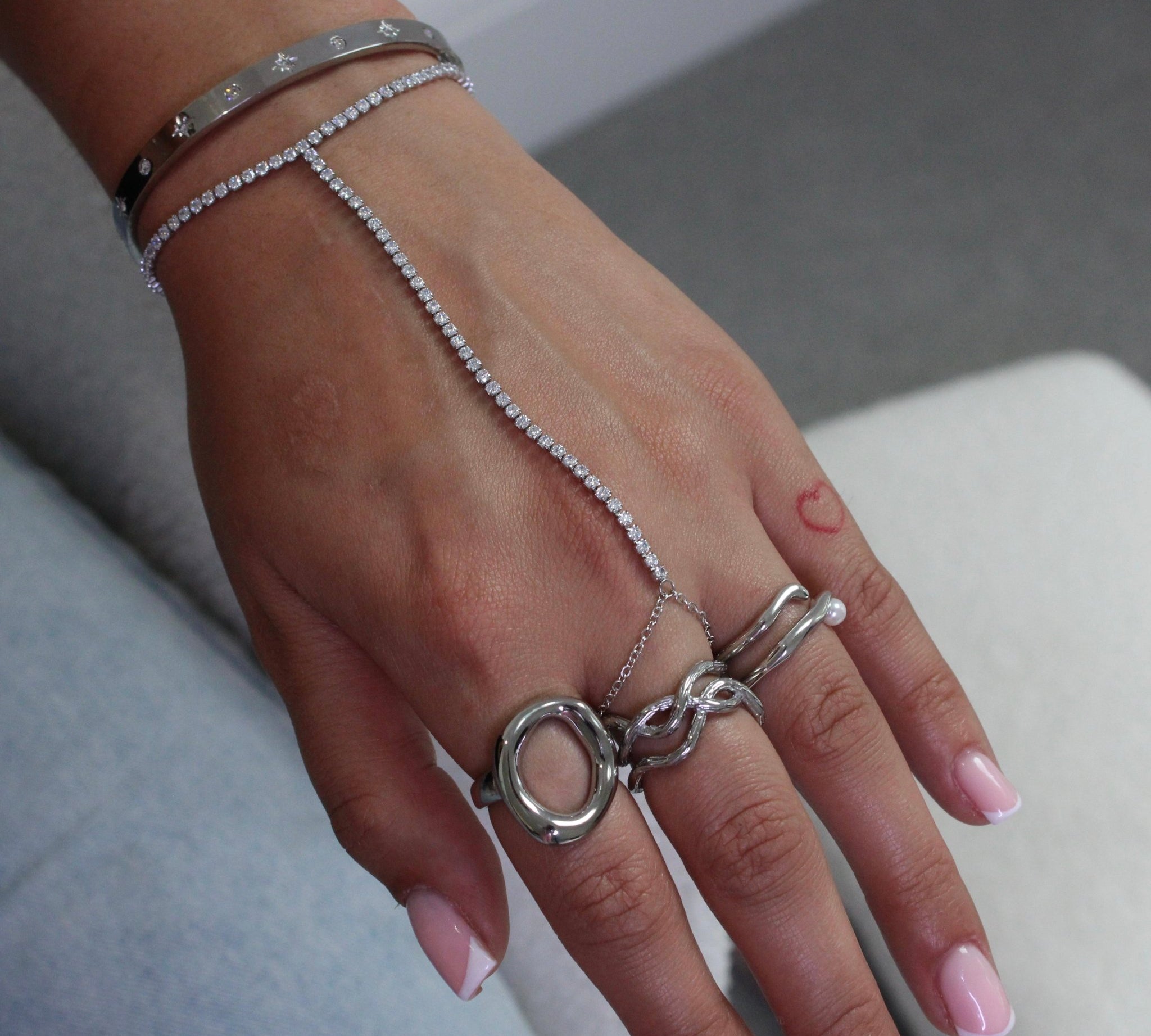 Icy Silver Hand Chain - ILLUSIVE JEWELS