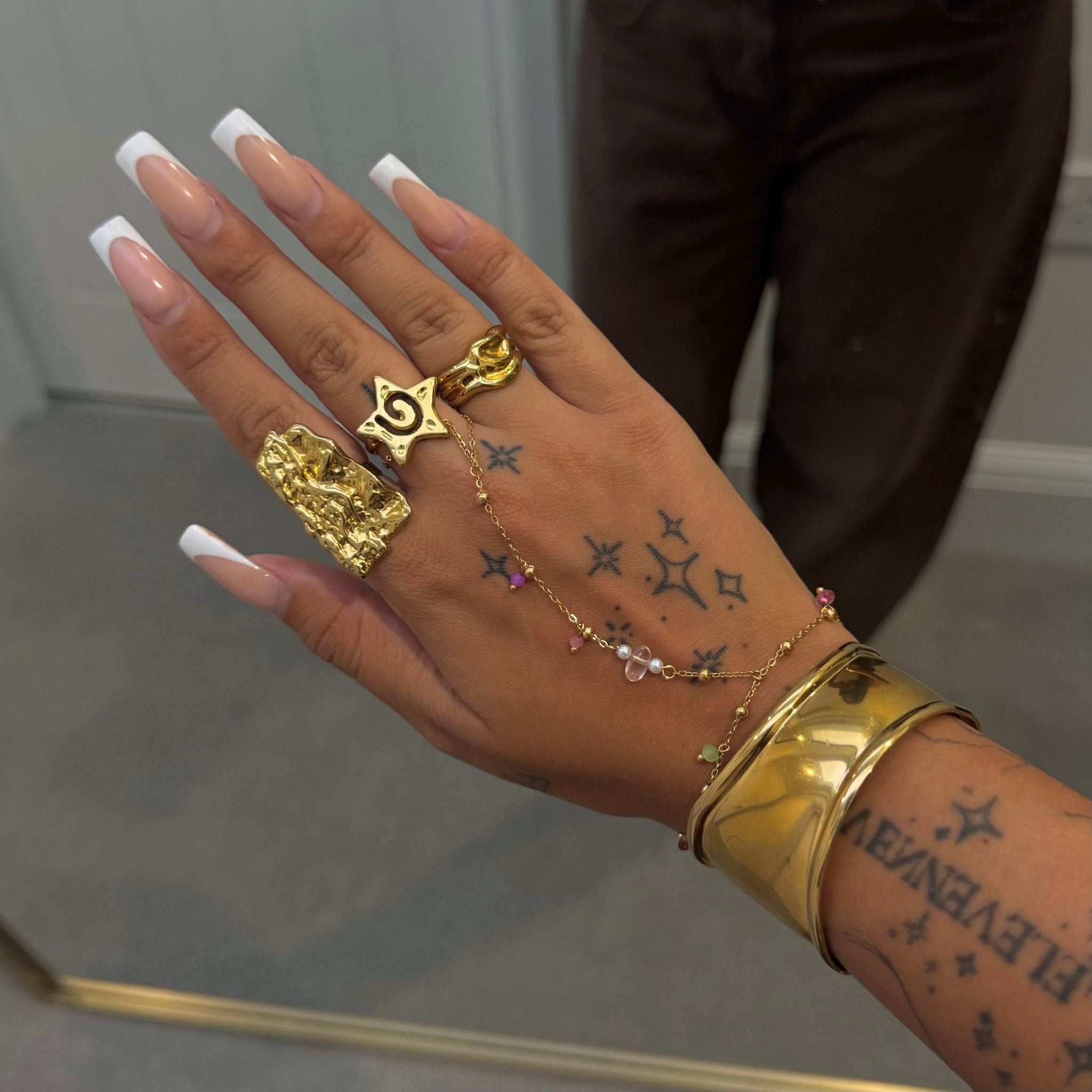 Iris Hand Chain - ILLUSIVE JEWELS