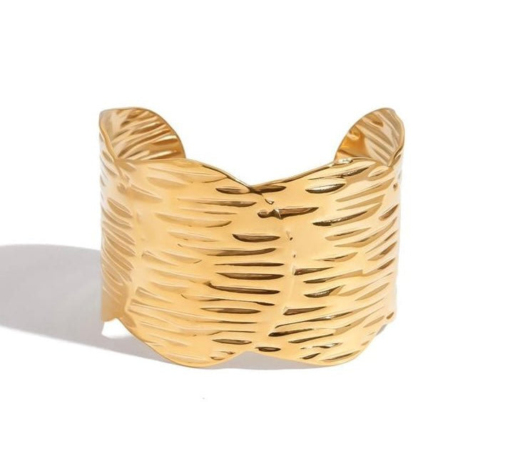 Maeva Gold Bangle - ILLUSIVE JEWELS