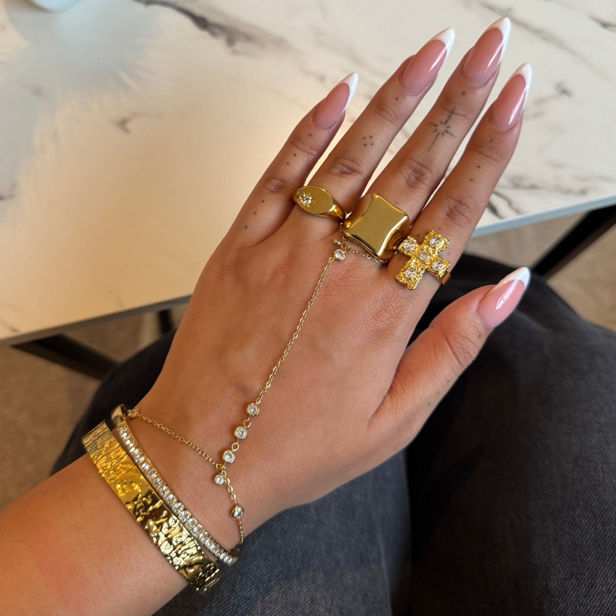 Nelly Gold Hand Chain - ILLUSIVE JEWELS