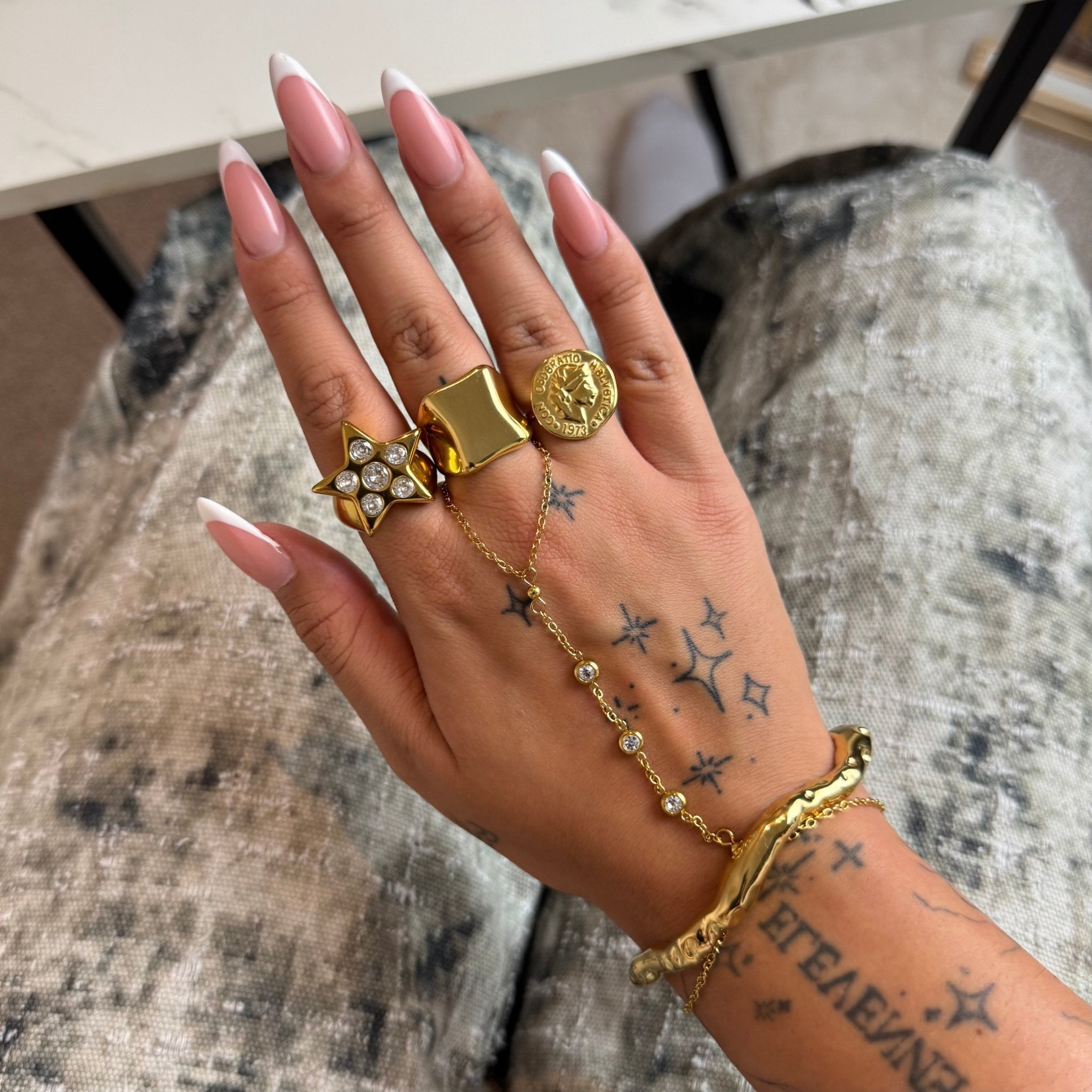 Nova Hand Chain - ILLUSIVE JEWELS