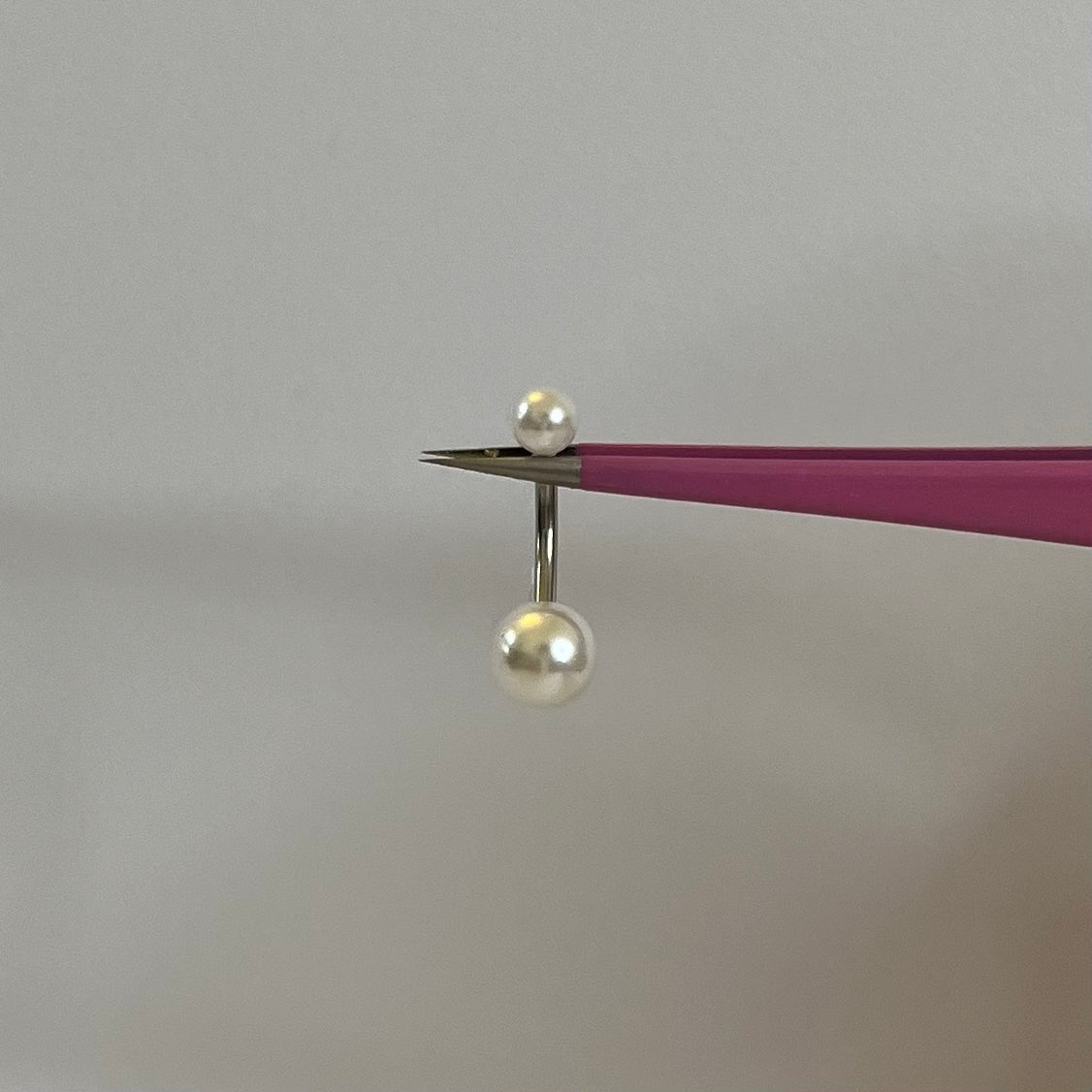 Pearl Belly Bar - ILLUSIVE JEWELS