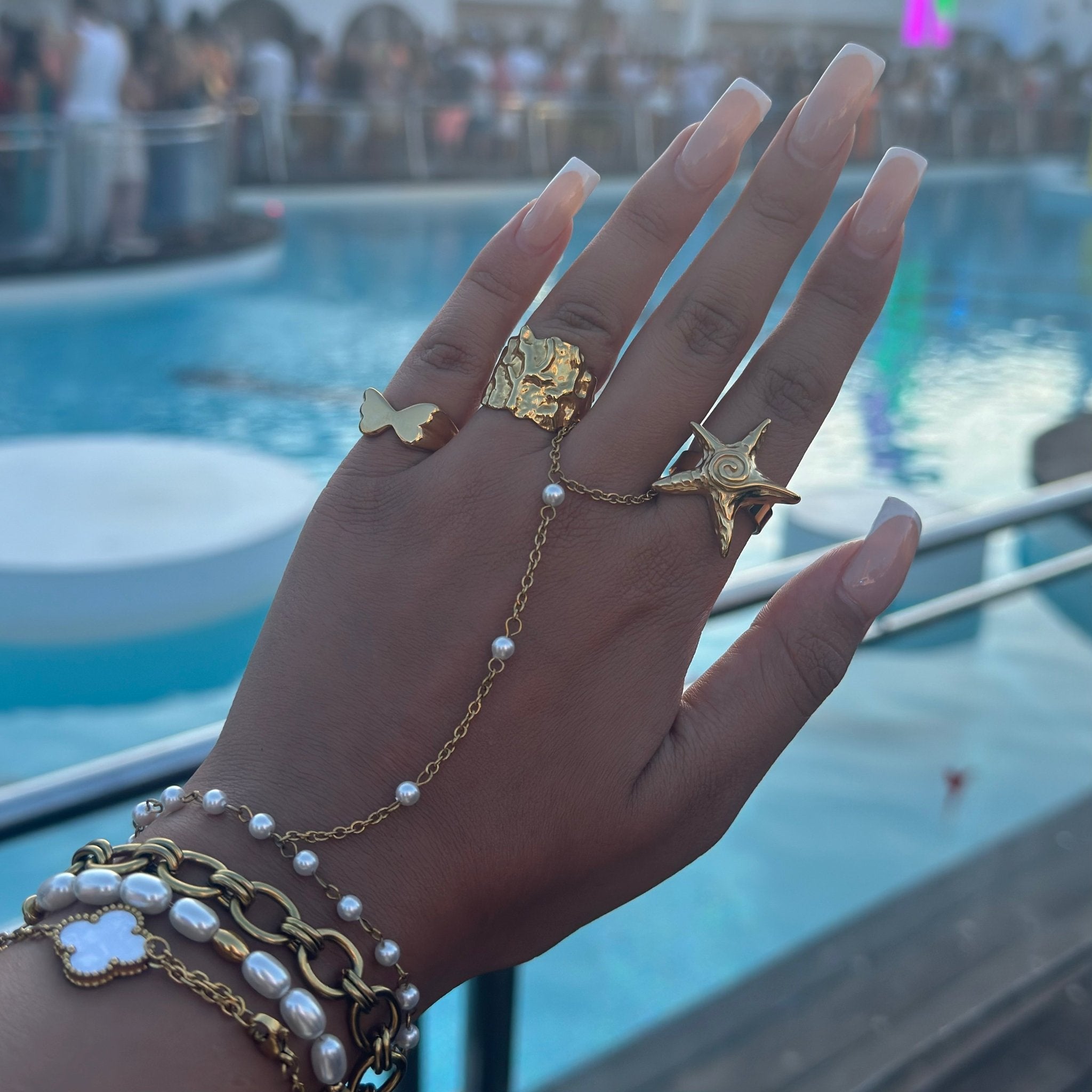 Pearl Hand Chain - ILLUSIVE JEWELS