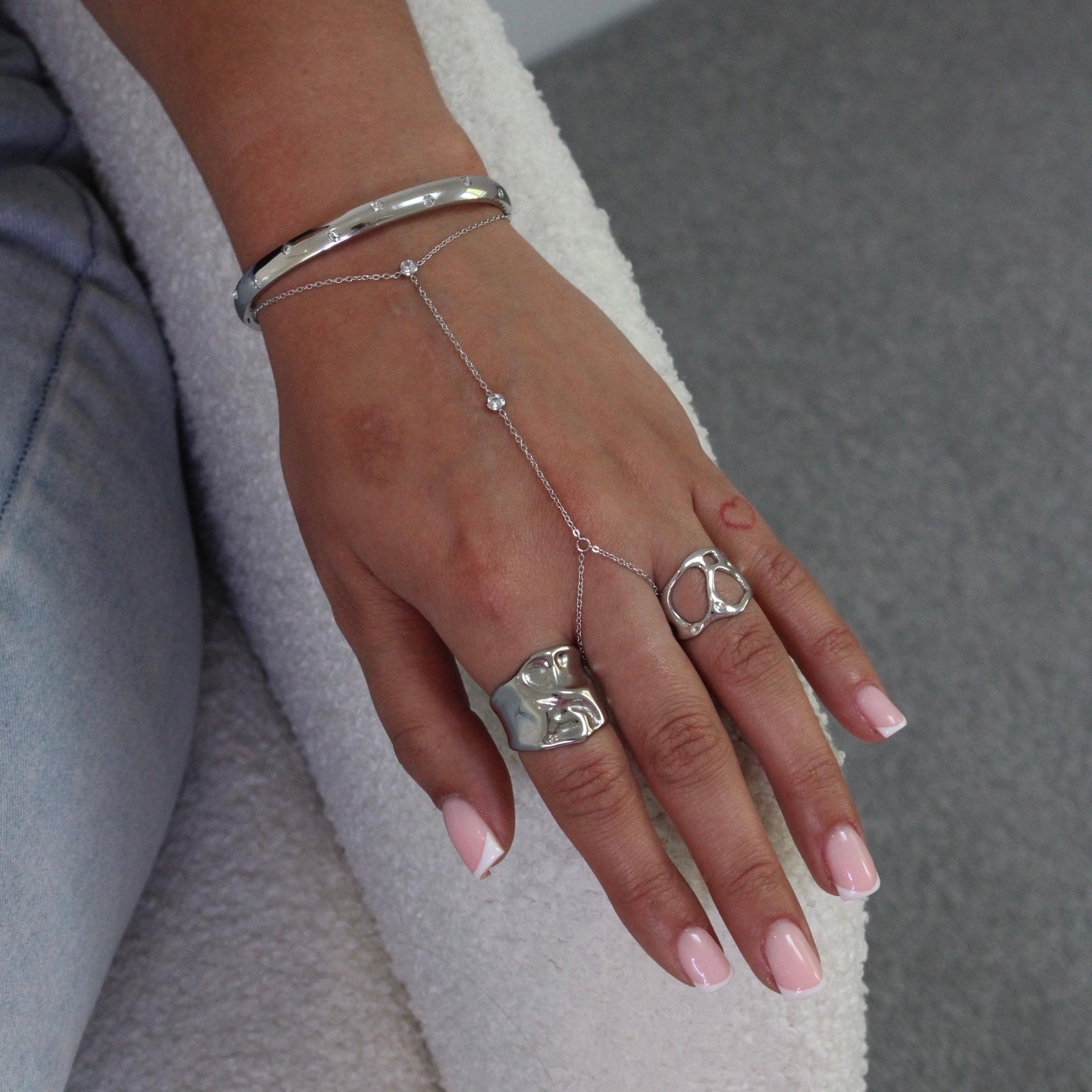 Pixie Silver Hand Chain - ILLUSIVE JEWELS