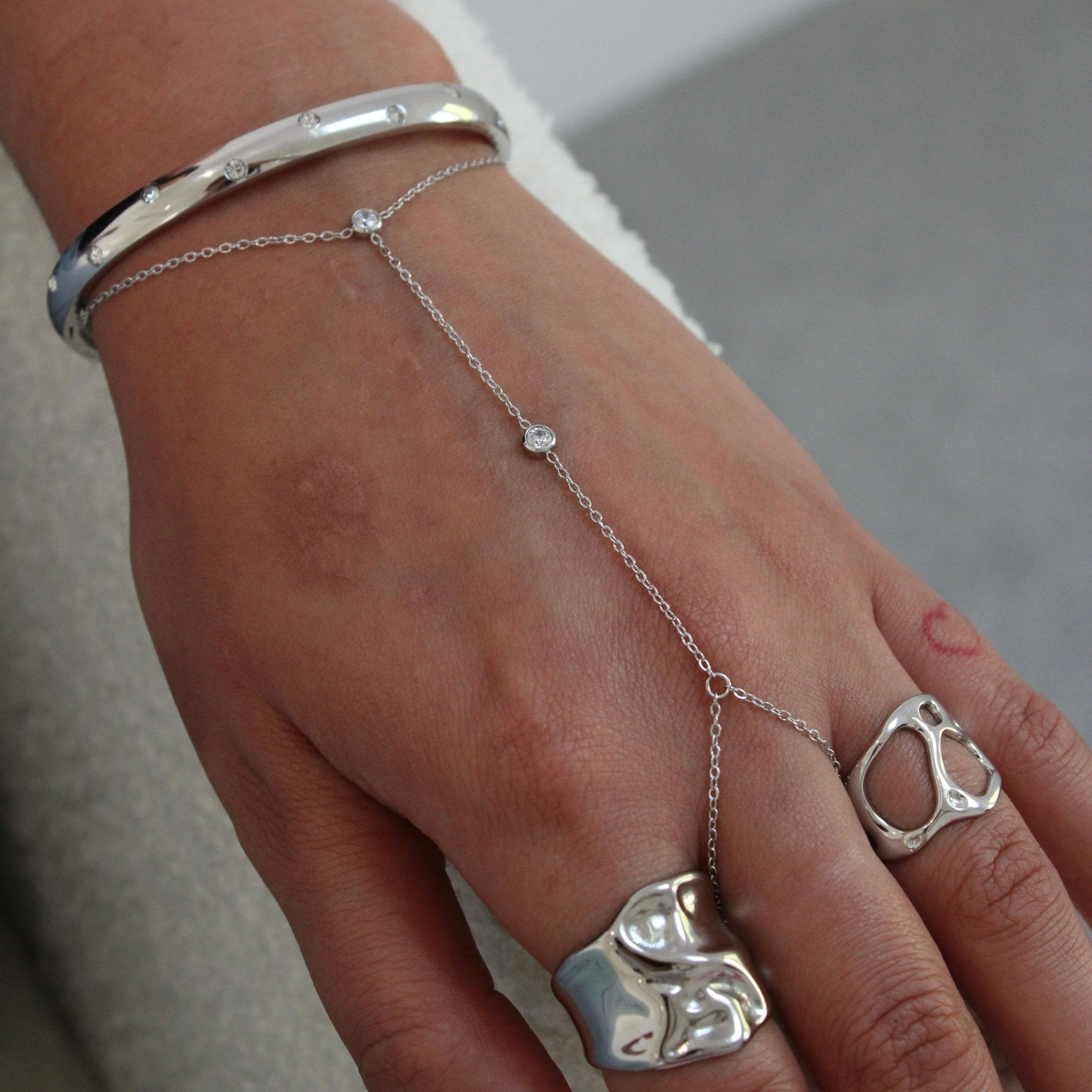 Pixie Silver Hand Chain - ILLUSIVE JEWELS
