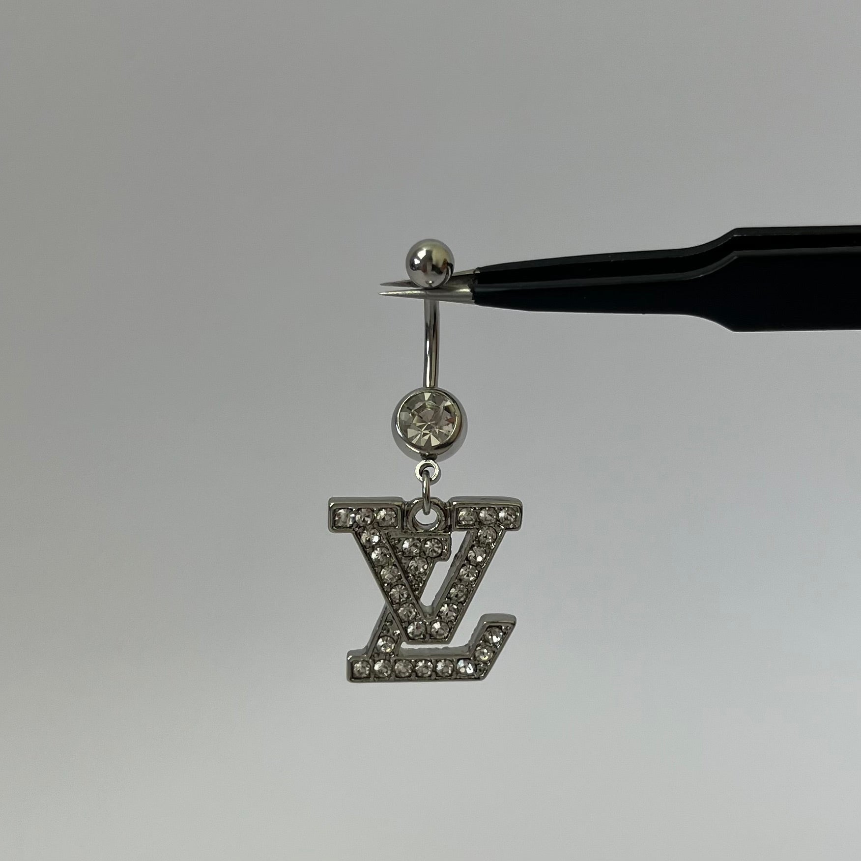 Silver L Belly Bar - ILLUSIVE JEWELS