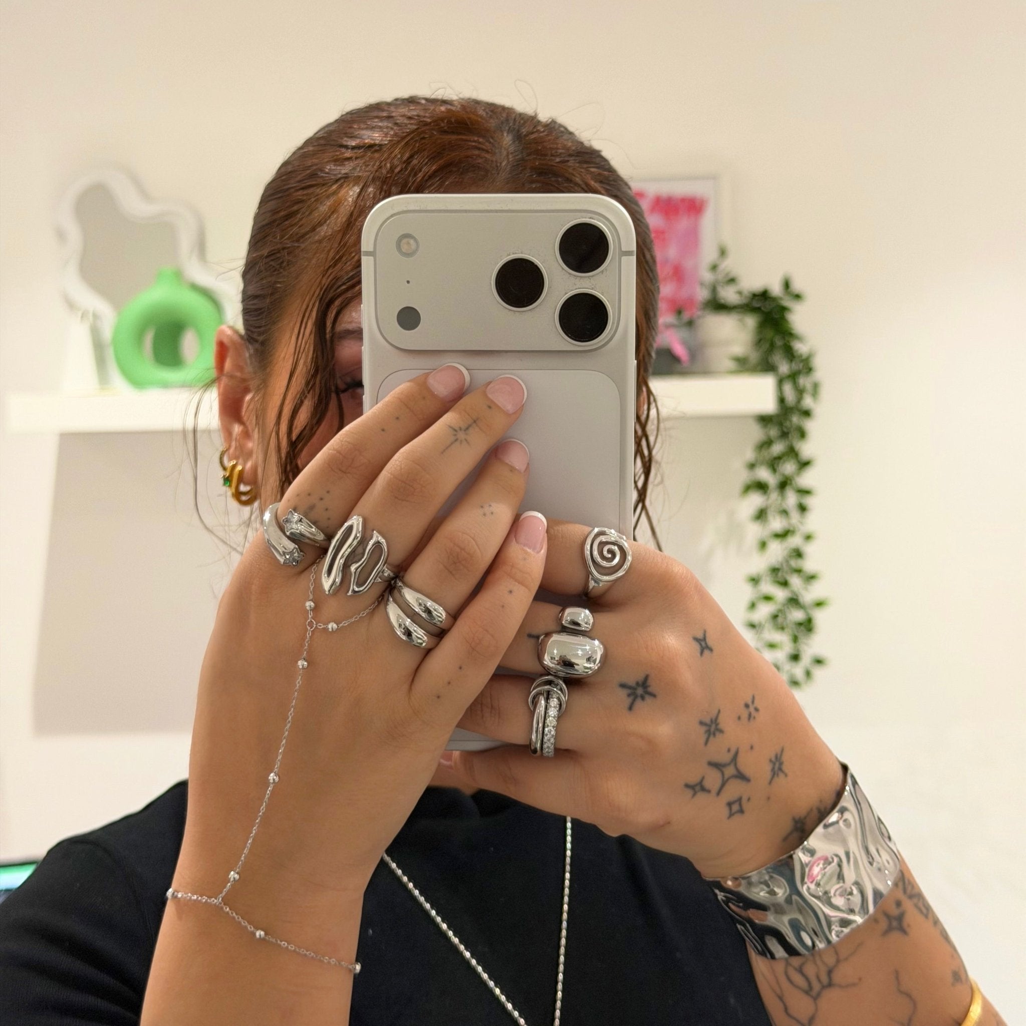 Zuri Silver Bangle - ILLUSIVE JEWELS